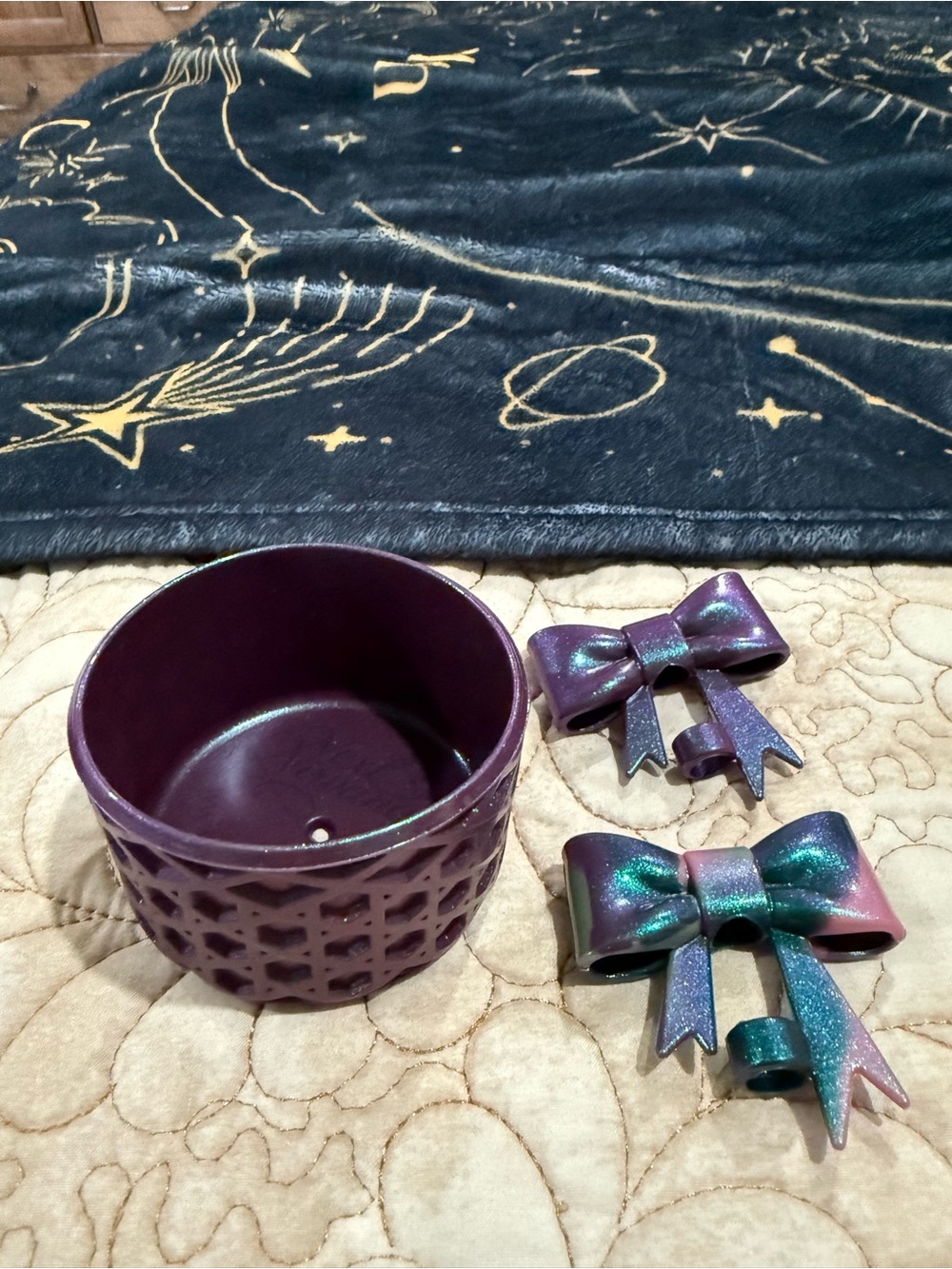 Boot and bows for tumbler